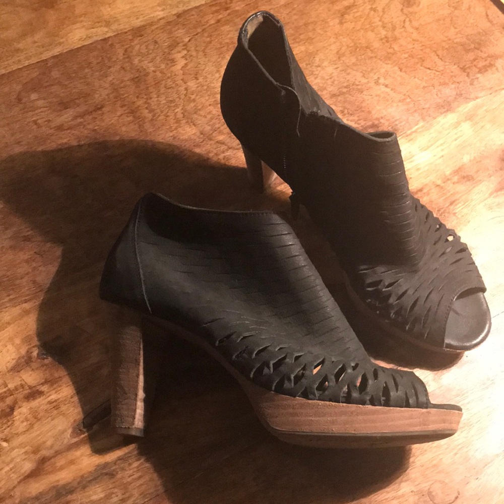 Paul Green Stacked Heel